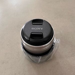 Sony e1.8/50mm OSS lens